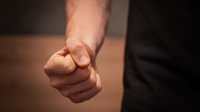 Alegado roubo com violência em contexto familiar no Funchal