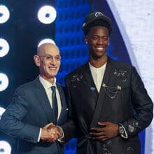 <![CDATA[ O menino que fazia 200 flexões por dia aos 4 anos agarrou 59 M€: AJ Dybantsa é a 1.ª escolha do draft da NBA  ]]>