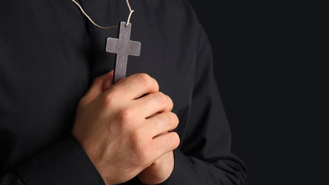 Padre condenado por tentativa de abuso sexual de menor dependente nos Açores