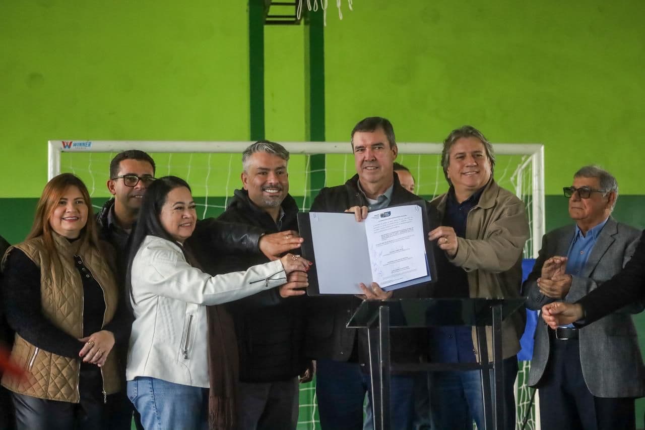 Governo entrega reforma de escola e avança em obras em Santa Rita do Pardo