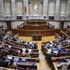 Alargamento das licenças aprovado por unanimidade. PSD, CDS e PS travam aplicação a subsídios em curso 