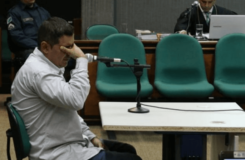 Foragido por matar menino de 11 anos é preso ao ameaçar mulher com faca