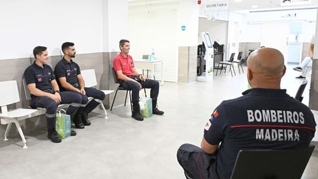 Bombeiros ficam em terra apesar de estarem prontos para a Venezuela