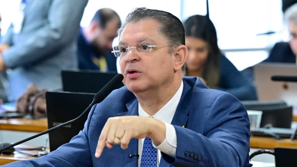 Aliados de Sóstenes podem ter forjado registro de imóvel para justificar R$ 470 mil apreendidos, diz PF