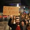 Mais de 200 manifestantes pela habitação regressam à Praça D. João I no Porto