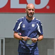 <![CDATA[ Van der Gaag quer mais reforços: «Prioridade é contratar um ponta-de-lança» ]]>