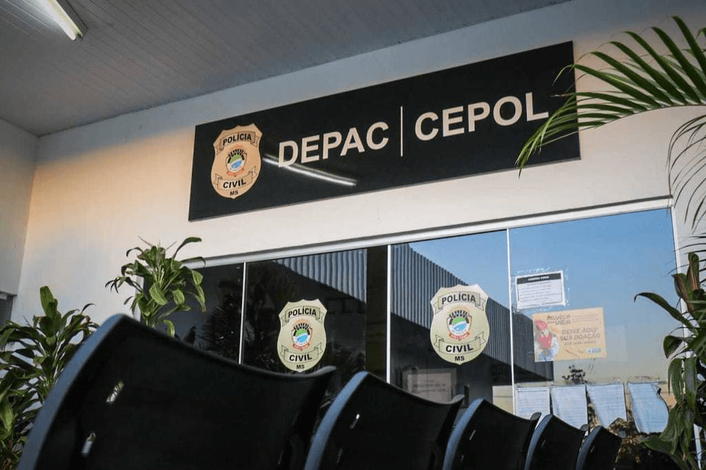 Adolescente pede ajuda em mercado ao ser vítima de violência sexual