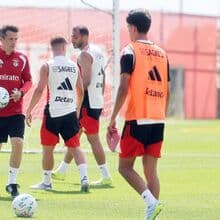 <![CDATA[ Pré-época do Benfica prossegue no Seixal entre a bola e o trabalho físico ]]>