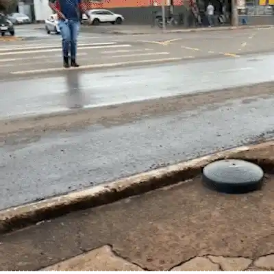 Ondulação no asfalto derruba pedestres e motociclistas na Euler
