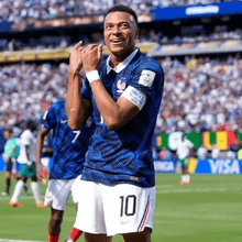 <![CDATA[ Mbappé bate recordes: ultrapassa Giroud e torna-se o melhor marcador da história de França ]]>