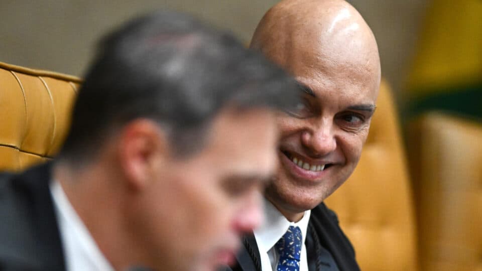 Moraes usa relatórios frágeis da Polícia Federal para investigar Mendonça