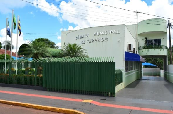 Câmara diz respeitar decisão do STJ, mas evita falar sobre volta de prefeito