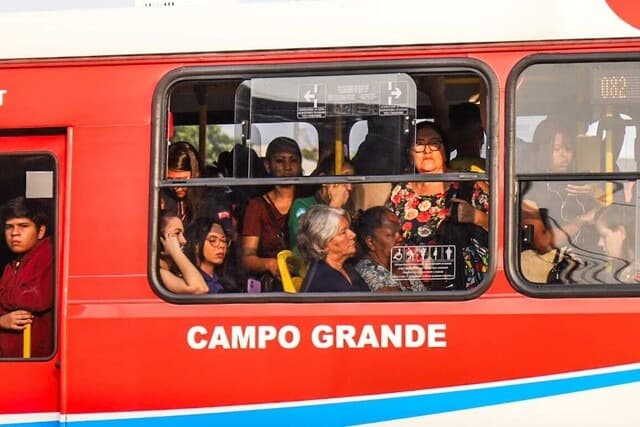 Advogado entra em ação para pedir ar em ônibus da Capital