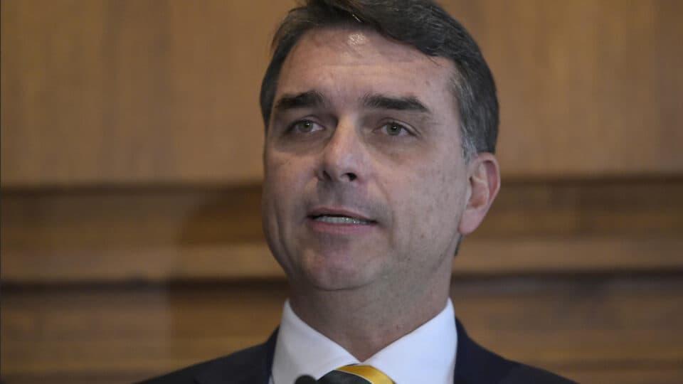 Como será a audiência nos EUA em que Flávio Bolsonaro vai falar contra tarifa
