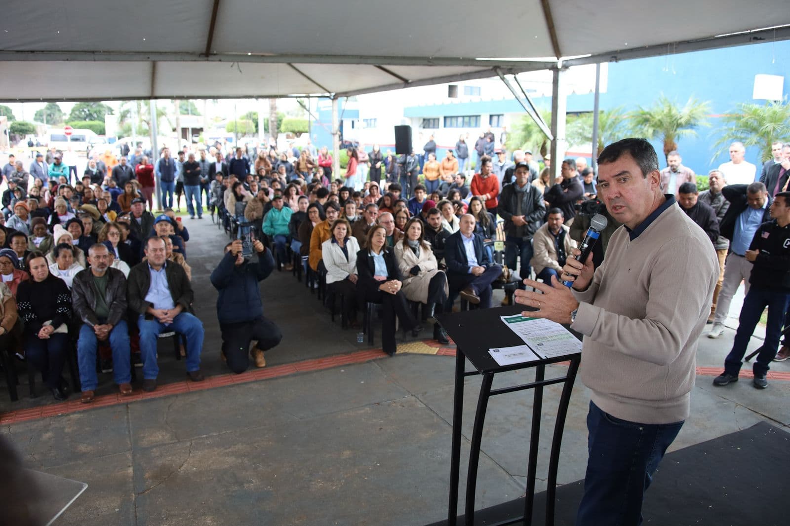 Riedel entrega obras e participa de Feijoada Solidária neste sábado