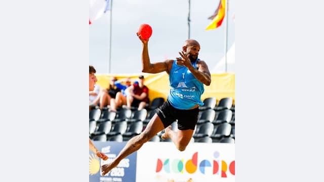 Manhã de grandes decisões para o andebol de praia europeu