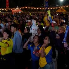 <![CDATA[ Colômbia garante primeiro lugar do grupo e adeptos festejam em Bogotá ]]>