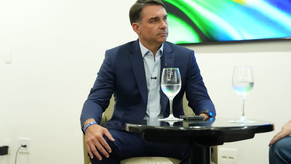 Flávio diz que indicará ao STF ministros “contrários ao aborto, drogas e injustiças”