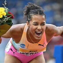 <![CDATA[ Audrey Werro volta a ameaçar recorde mundial na estreia de Femke Bol nos 800 metros ao ar livre ]]>