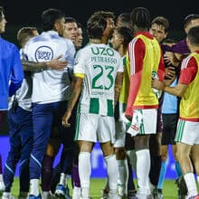 <![CDATA[ Troca de argumentos resultou em saída tensa para os balneários ao intervalo do Rio Ave-FC Porto ]]>