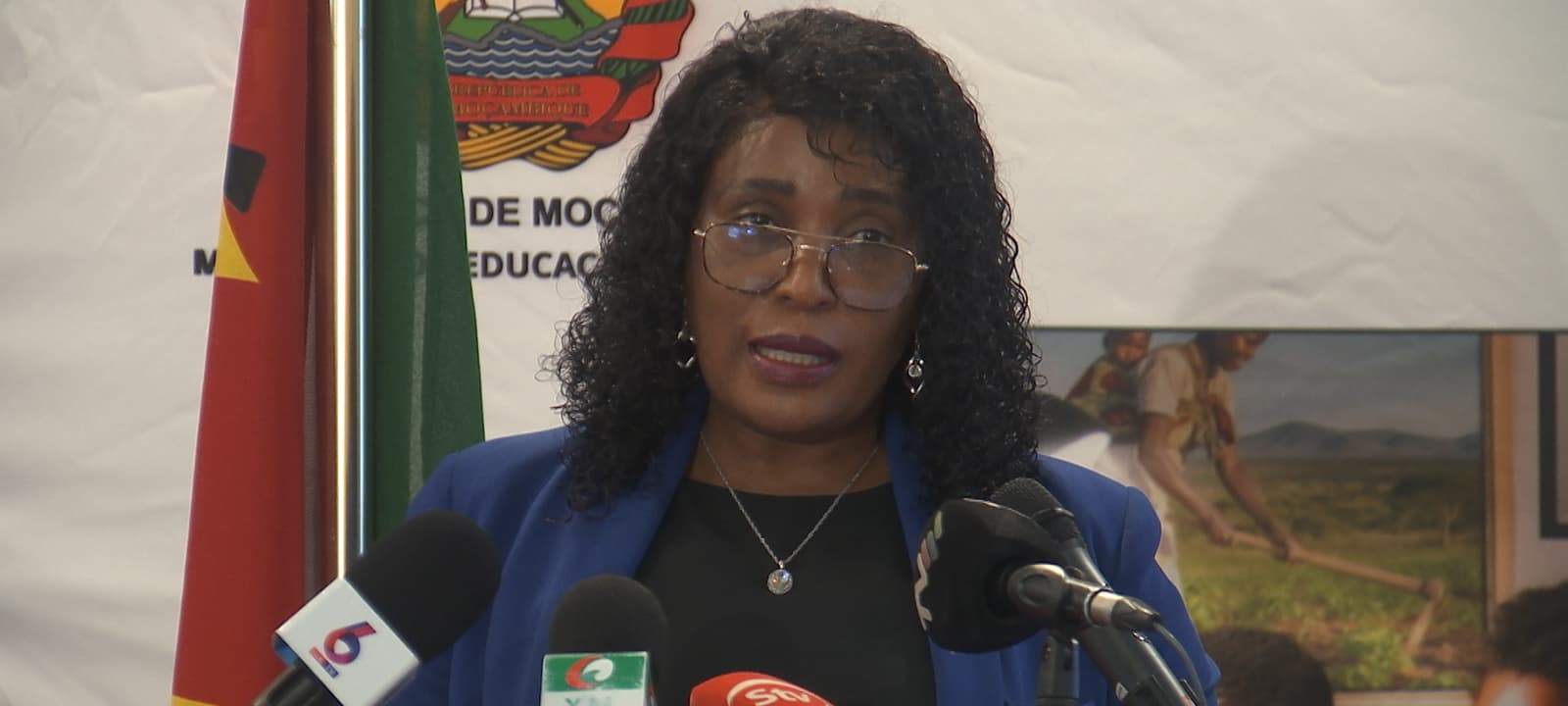 Ministra apela à paciência dos professores e admite falta de capacidade para saldar dívida