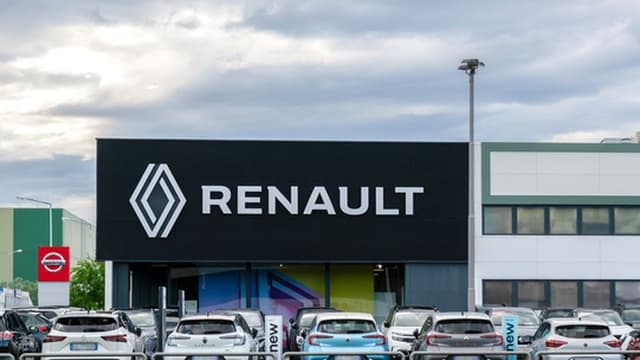 Renault avança com 800 rescisões voluntárias em França até 2027