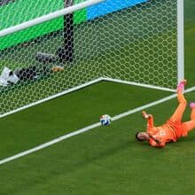 <![CDATA[ A crónica do Uruguai-Espanha, 0-1: franguinho servido com picante no tempero de Bielsa ]]>