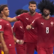 <![CDATA[ João Félix 'roubou' a peruca de Movemind durante festejo do golo de Bruno Fernandes ]]>