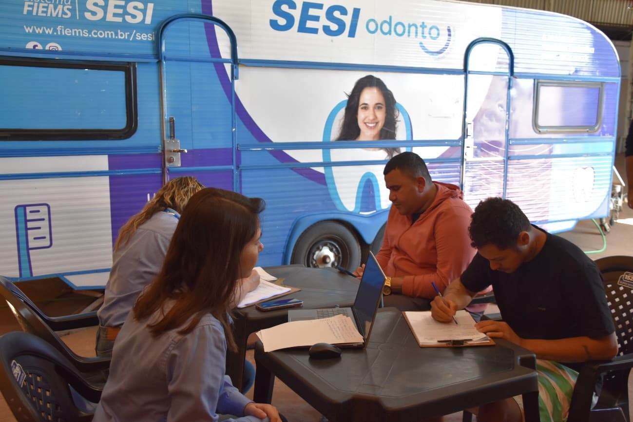 Mais de 1,3 mil trabalhadores recebem atendimento odontológico do Sesi